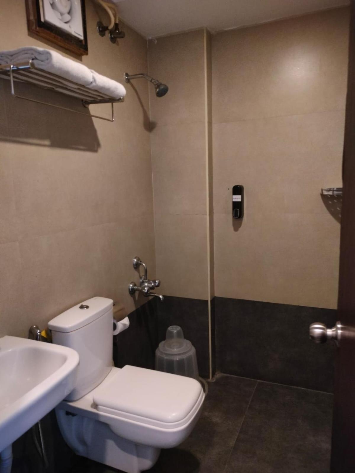 Astra Hotels & Suites - Hsr Layout Sector 1, Near Ecospace Bellandur Bangalore Exterior photo